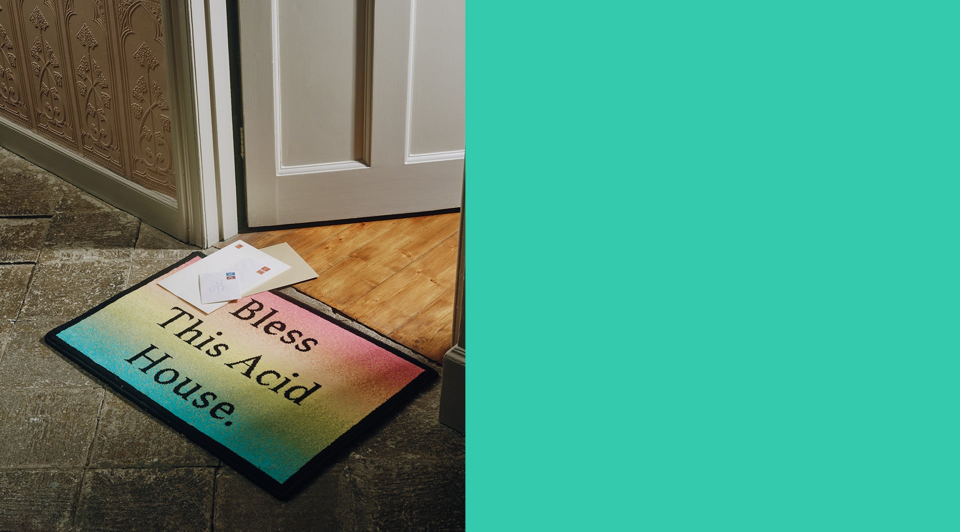 DELLER'S AT THE DOOR!