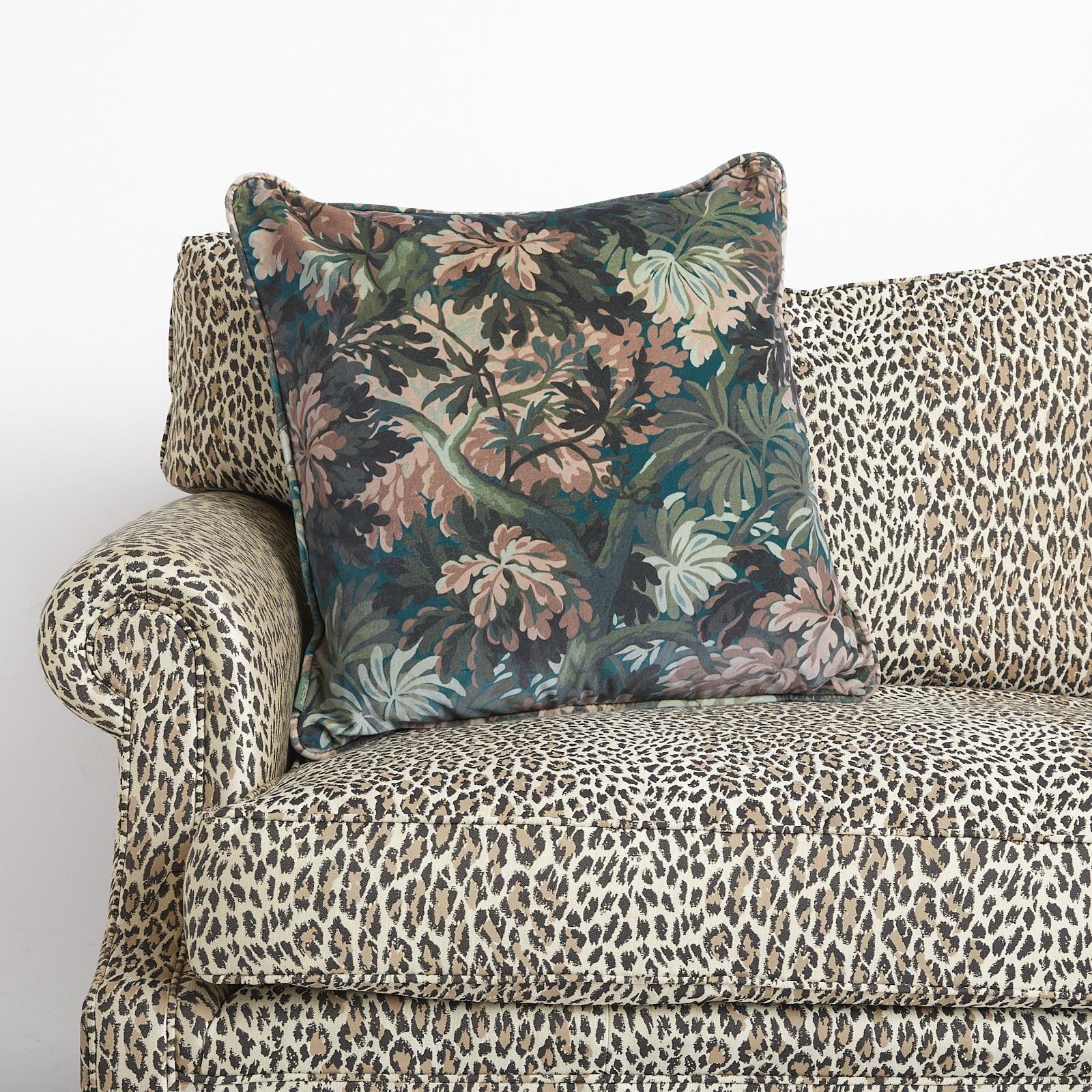 FORIS Large Piped Velvet Cushion - Cerulean