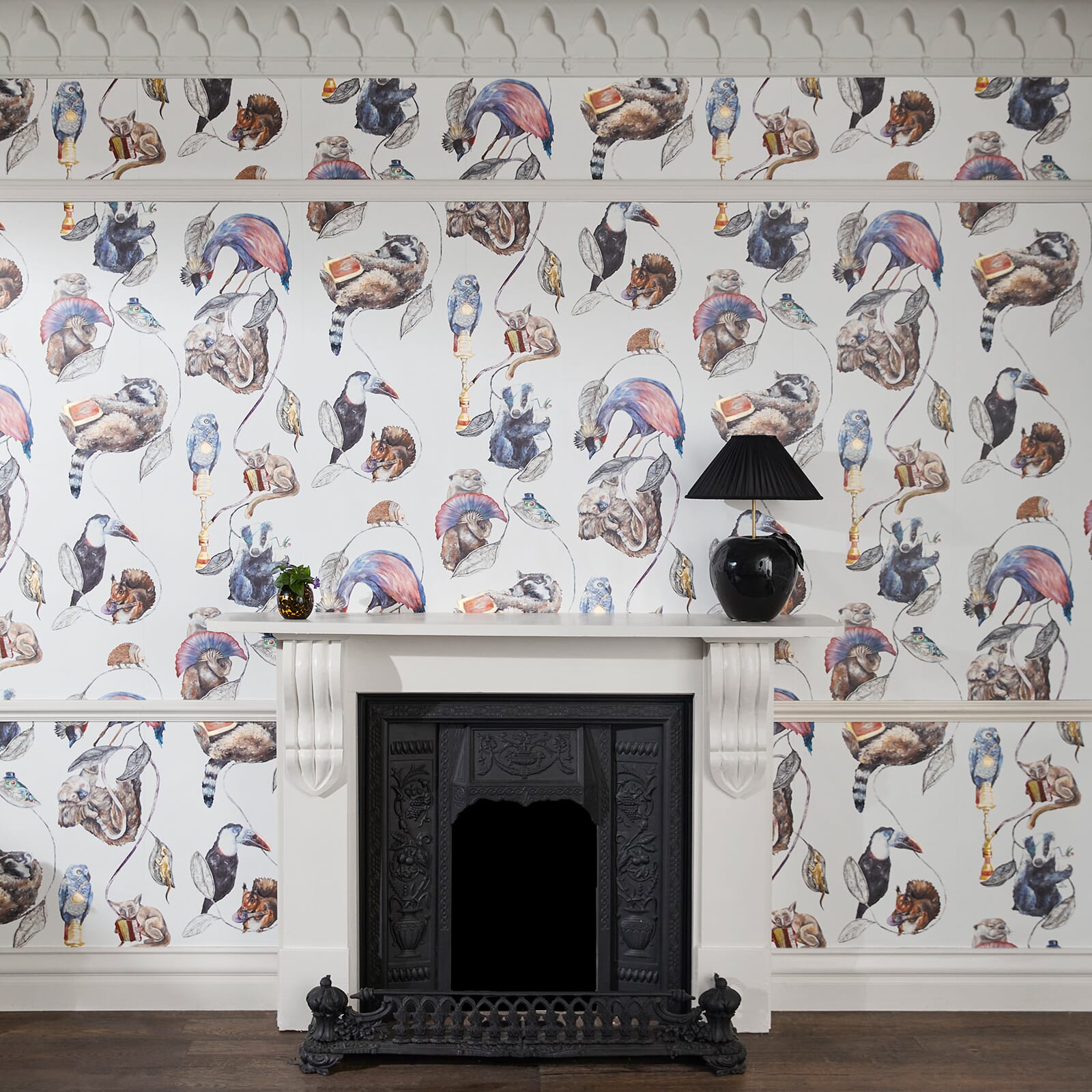 HACKNEY EMPIRE Wallpaper - White
