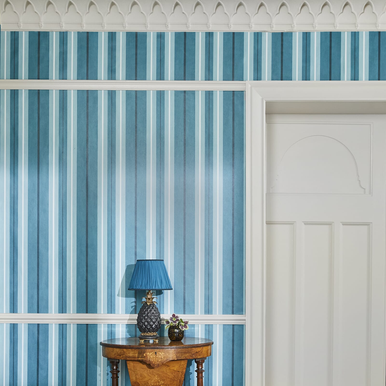LAURISTON STRIPE Wallpaper - Cerulean