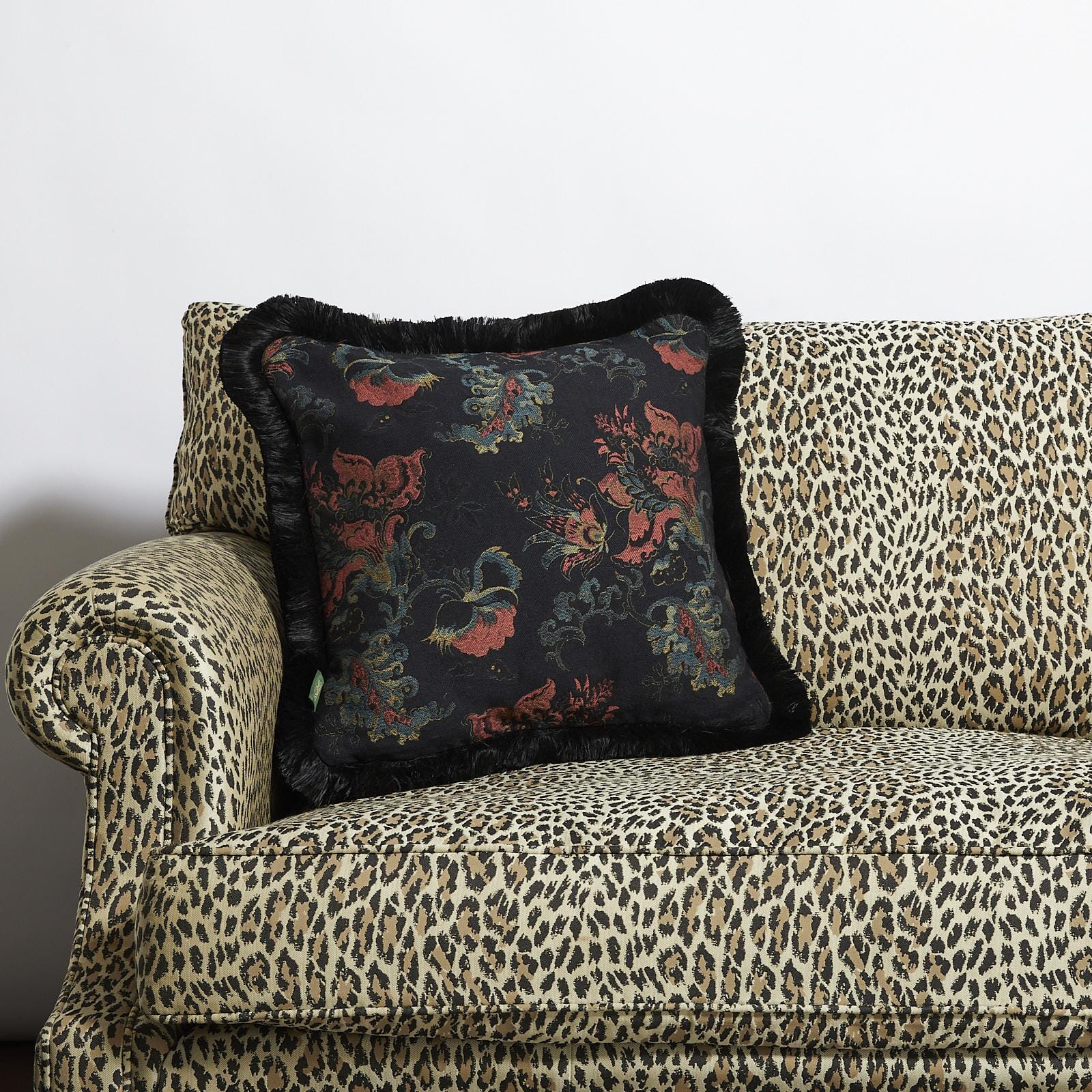 PERSEPHONE Medium Fringed Jacquard Cushion - Noir