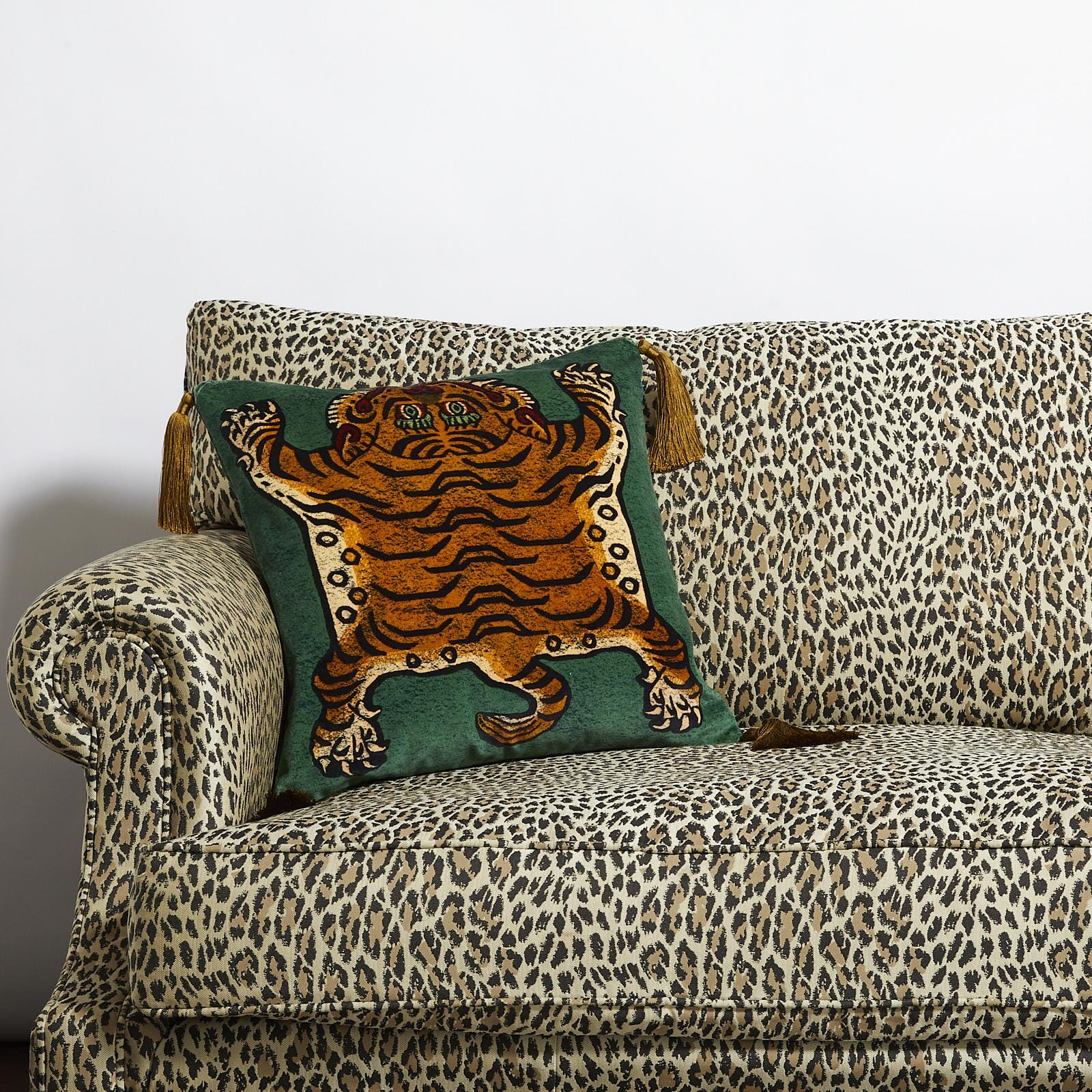 SABER Medium Tassel Velvet Cushion - Emerald