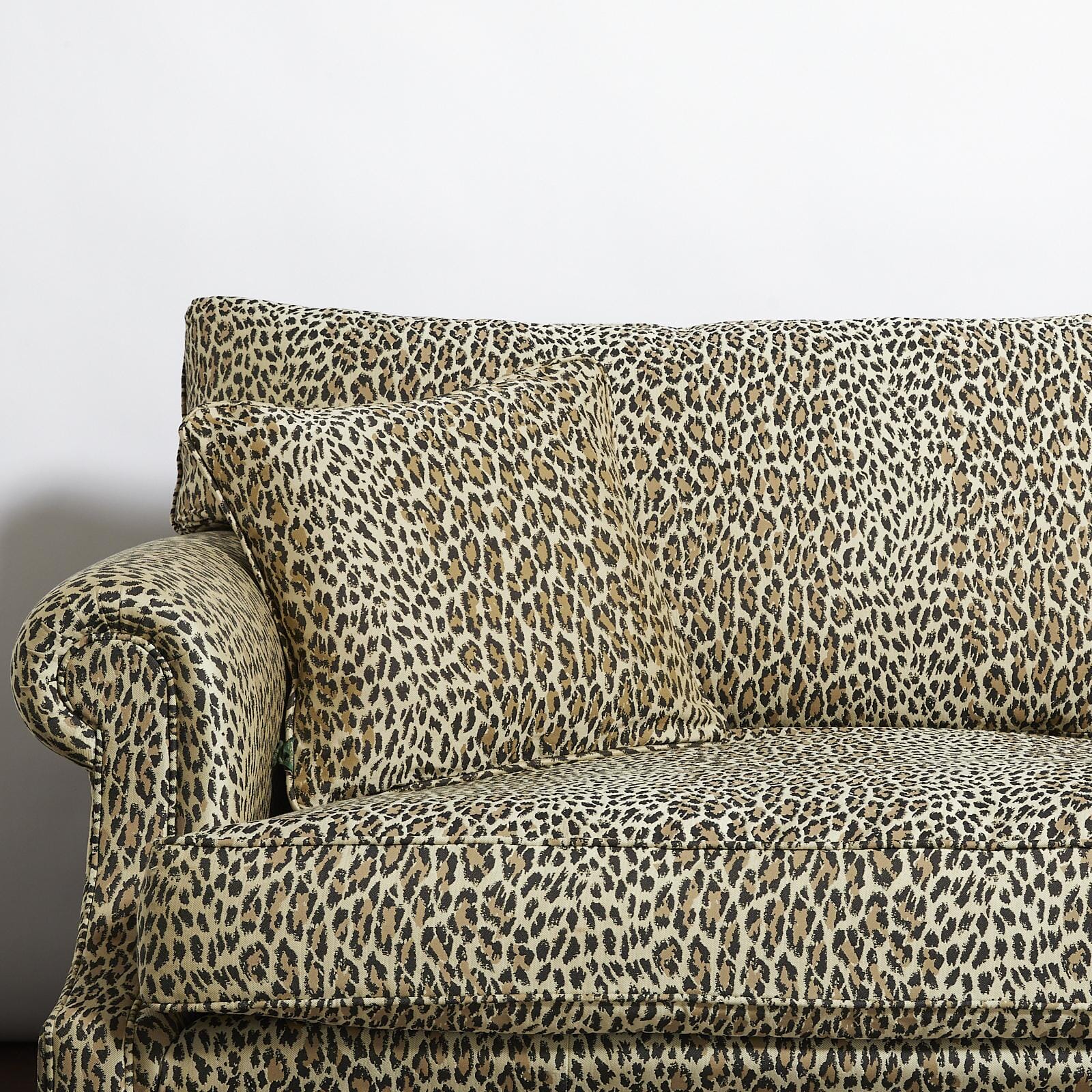 WILD CARD Medium Jacquard Cushion - Butterscotch